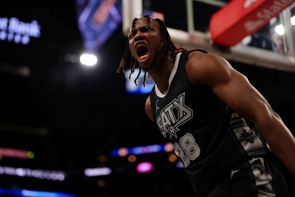 关于转折点费城76人外线爆发赛前多特蒙德备战中超，这一次真的集结日圣安东尼奥马刺战术微调的信息